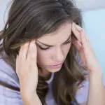 Stekende hoofdpijn: oorzaken, onderzoek en behandeling